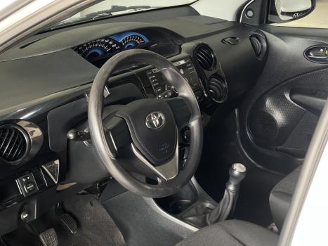 TOYOTA Etios Hatch 1.3 16V 4P FLEX X, Foto 8