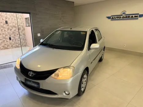 TOYOTA Etios Hatch 1.3 16V 4P FLEX XS, Foto 1