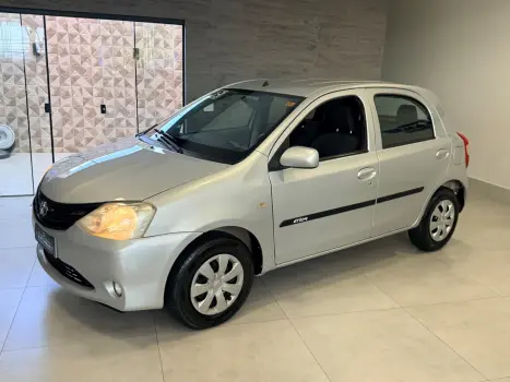 TOYOTA Etios Hatch 1.3 16V 4P FLEX XS, Foto 3