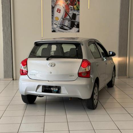 TOYOTA Etios Hatch 1.3 16V 4P FLEX X, Foto 5