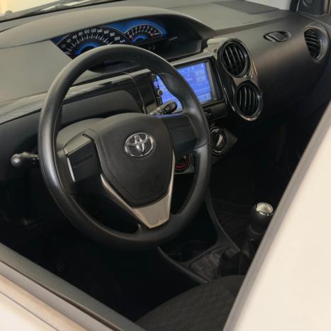 TOYOTA Etios Hatch 1.3 16V 4P FLEX X, Foto 9
