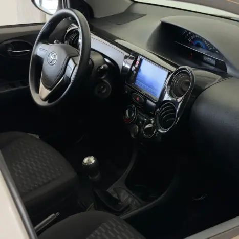 TOYOTA Etios Hatch 1.3 16V 4P FLEX X, Foto 12