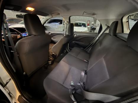 TOYOTA Etios Hatch 1.3 16V 4P FLEX X, Foto 6