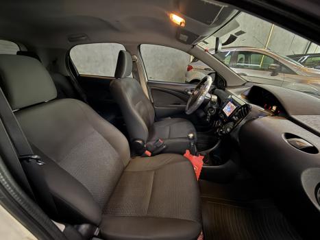 TOYOTA Etios Hatch 1.3 16V 4P FLEX X, Foto 7