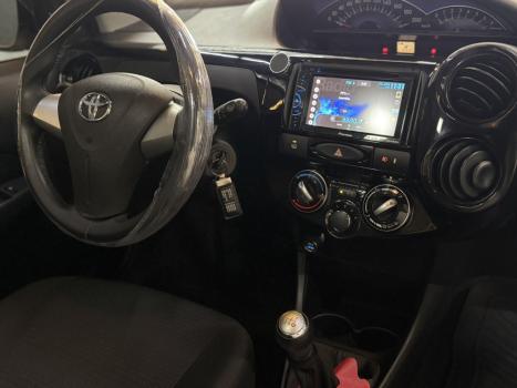TOYOTA Etios Hatch 1.3 16V 4P FLEX X, Foto 8