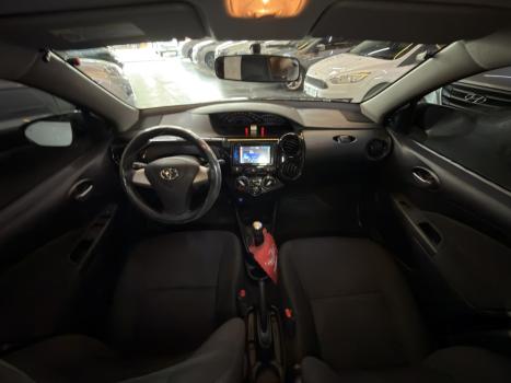 TOYOTA Etios Hatch 1.3 16V 4P FLEX X, Foto 9