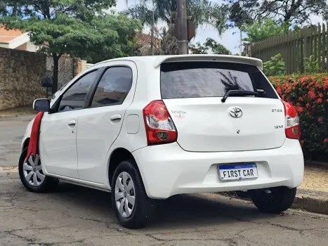 TOYOTA Etios Hatch 1.3 16V 4P FLEX XS, Foto 6