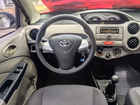 TOYOTA Etios Hatch 1.3 16V 4P FLEX XS, Foto 12