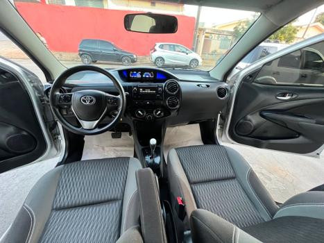 TOYOTA Etios Hatch 1.5 16V 4P FLEX X PLUS AUTOM�TICO, Foto 16