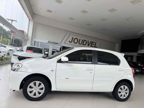 TOYOTA Etios Hatch 1.3 16V 4P FLEX X, Foto 3