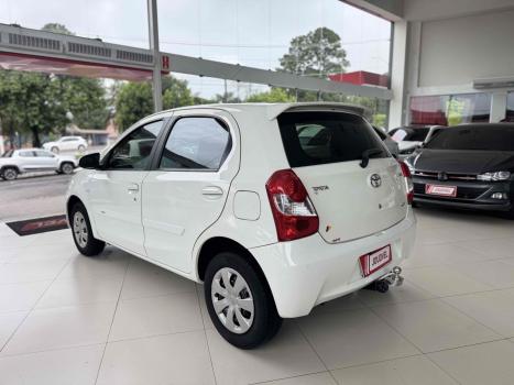 TOYOTA Etios Hatch 1.3 16V 4P FLEX X, Foto 4