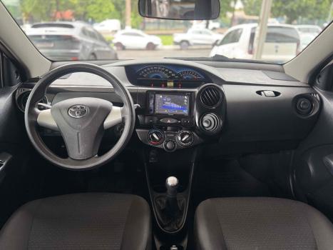 TOYOTA Etios Hatch 1.3 16V 4P FLEX X, Foto 8