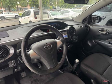 TOYOTA Etios Hatch 1.3 16V 4P FLEX X, Foto 9