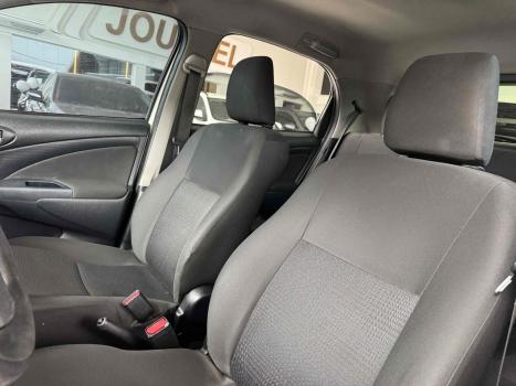 TOYOTA Etios Hatch 1.3 16V 4P FLEX X, Foto 10