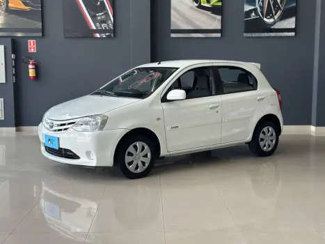 TOYOTA Etios Hatch 1.3 16V 4P FLEX XS, Foto 1