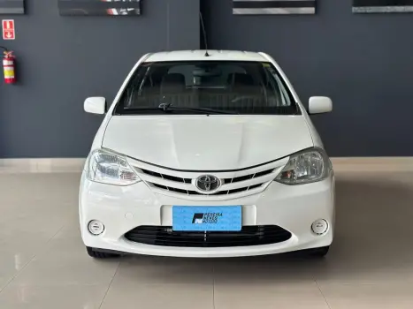 TOYOTA Etios Hatch 1.3 16V 4P FLEX XS, Foto 2