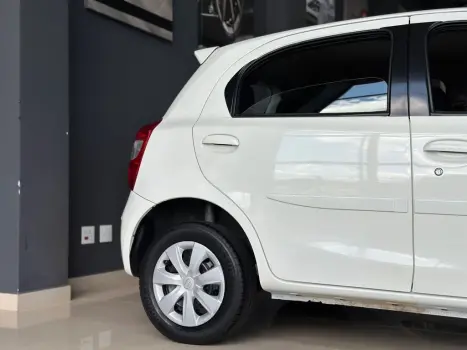 TOYOTA Etios Hatch 1.3 16V 4P FLEX XS, Foto 10
