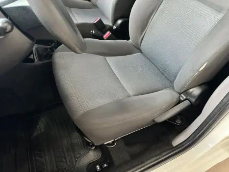 TOYOTA Etios Hatch 1.3 16V 4P FLEX XS, Foto 12