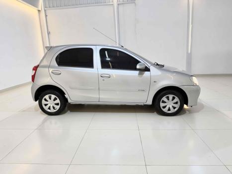 TOYOTA Etios Hatch 1.3 16V 4P FLEX X, Foto 4