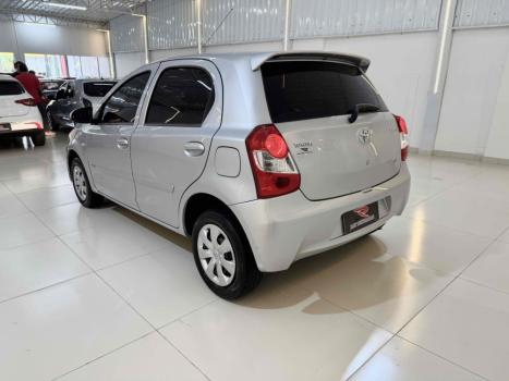 TOYOTA Etios Hatch 1.3 16V 4P FLEX X, Foto 6