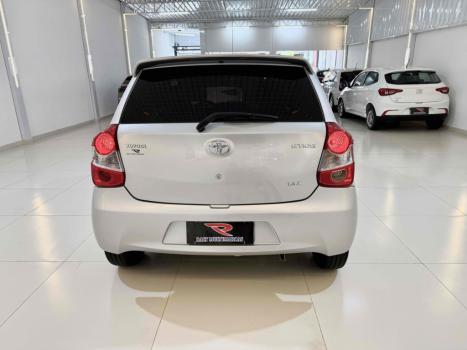 TOYOTA Etios Hatch 1.3 16V 4P FLEX X, Foto 7