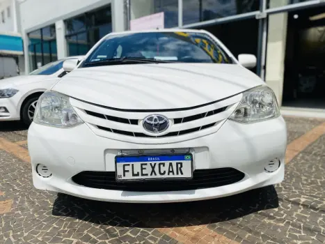 TOYOTA Etios Hatch 1.3 16V 4P FLEX XS, Foto 2