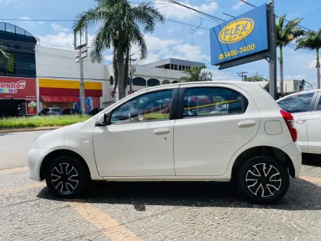 TOYOTA Etios Hatch 1.3 16V 4P FLEX XS, Foto 4
