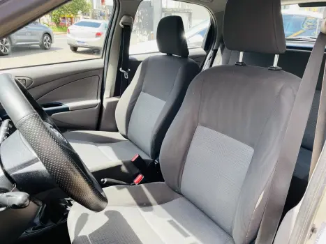 TOYOTA Etios Hatch 1.3 16V 4P FLEX XS, Foto 7