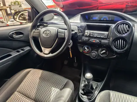 TOYOTA Etios Hatch 1.3 16V 4P FLEX X, Foto 15