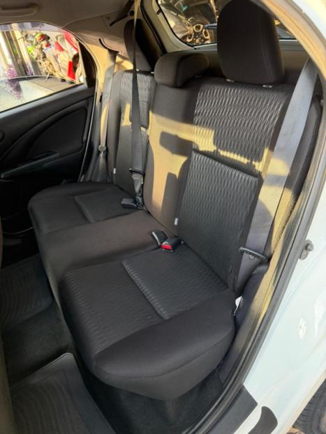 TOYOTA Etios Hatch 1.5 16V 4P FLEX XS AUTOM�TICO, Foto 14