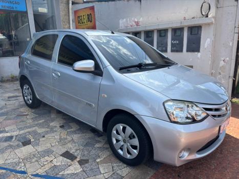TOYOTA Etios Hatch 1.3 16V 4P FLEX X, Foto 2