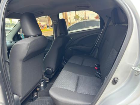 TOYOTA Etios Hatch 1.3 16V 4P FLEX X, Foto 3