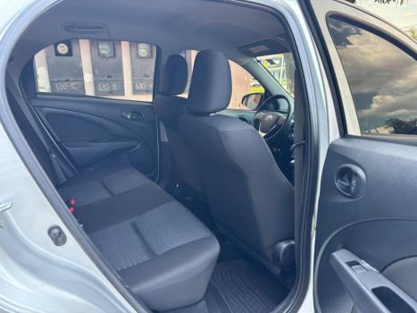 TOYOTA Etios Hatch 1.3 16V 4P FLEX X, Foto 4
