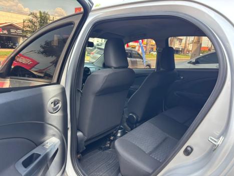 TOYOTA Etios Hatch 1.3 16V 4P FLEX X, Foto 5