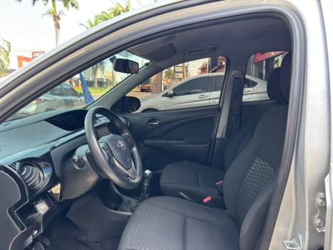 TOYOTA Etios Hatch 1.3 16V 4P FLEX X, Foto 8