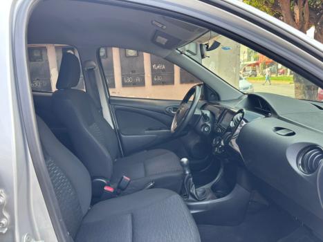 TOYOTA Etios Hatch 1.3 16V 4P FLEX X, Foto 10