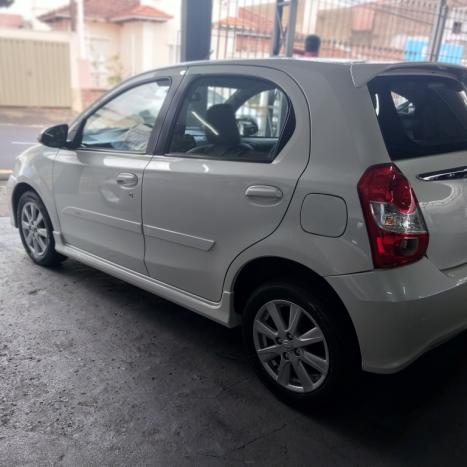 TOYOTA Etios Hatch 1.5 16V 4P FLEX XLS AUTOM�TICO, Foto 2