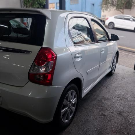 TOYOTA Etios Hatch 1.5 16V 4P FLEX XLS AUTOM�TICO, Foto 3