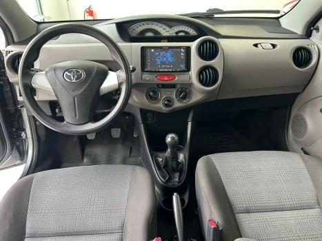 TOYOTA Etios Hatch 1.3 16V 4P FLEX XS, Foto 8
