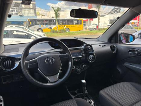 TOYOTA Etios Hatch 1.3 16V 4P FLEX X AUTOM�TICO, Foto 7