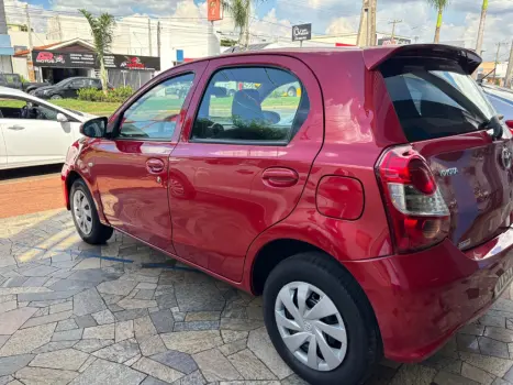 TOYOTA Etios Hatch 1.3 16V 4P FLEX X AUTOM�TICO, Foto 15