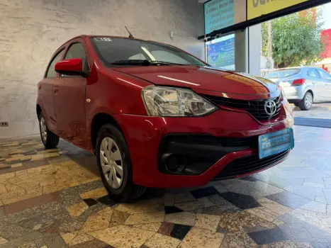 TOYOTA Etios Hatch 1.3 16V 4P FLEX X AUTOM�TICO, Foto 3