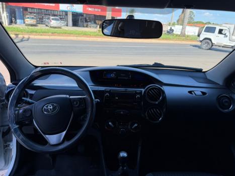 TOYOTA Etios Hatch 1.3 16V 4P FLEX XS, Foto 3