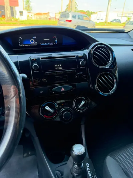 TOYOTA Etios Hatch 1.3 16V 4P FLEX XS, Foto 7
