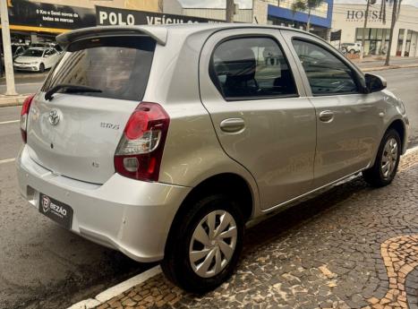 TOYOTA Etios Hatch 1.3 16V 4P FLEX X, Foto 2