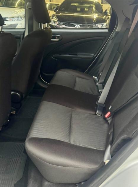 TOYOTA Etios Hatch 1.3 16V 4P FLEX X, Foto 5