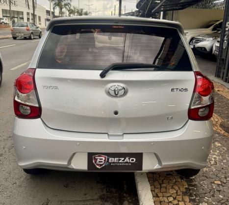 TOYOTA Etios Hatch 1.3 16V 4P FLEX X, Foto 6
