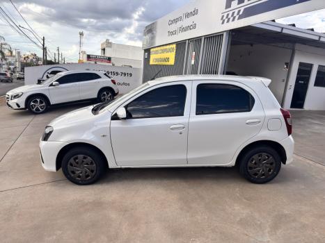 TOYOTA Etios Hatch 1.3 16V 4P FLEX X, Foto 4