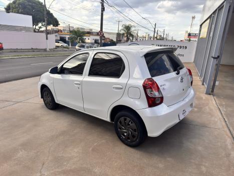 TOYOTA Etios Hatch 1.3 16V 4P FLEX X, Foto 5