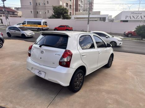 TOYOTA Etios Hatch 1.3 16V 4P FLEX X, Foto 7
